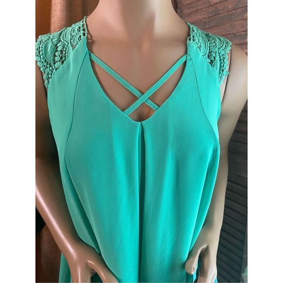 She + Sky Crochet Sleeved Mini Dress - Picture 3 of 7